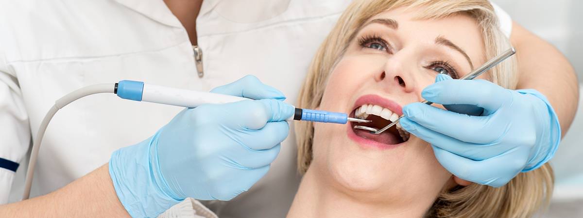 Wie wird eine Parodontitis behandelt?